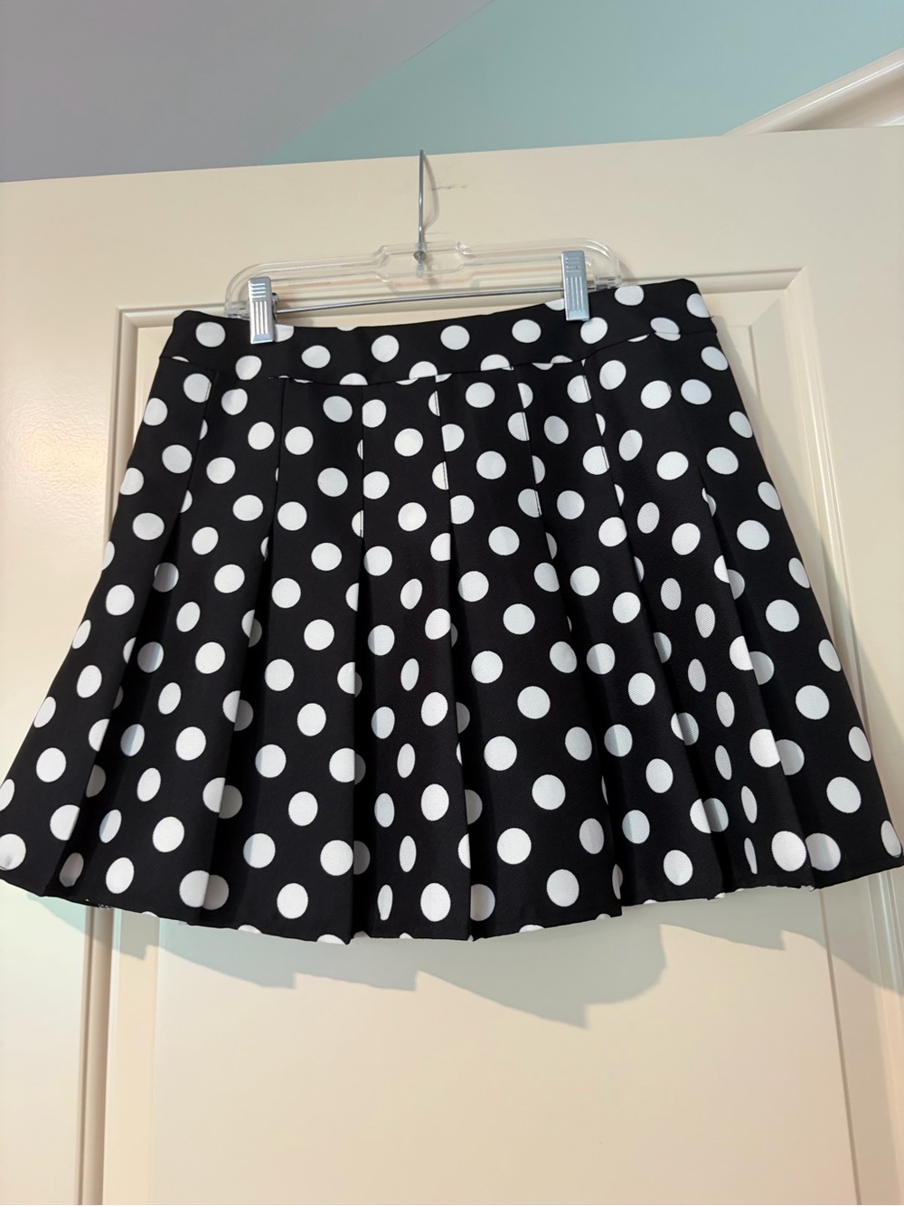Fashion Black and White Polka Dot Pleated Mini Skirt Size L